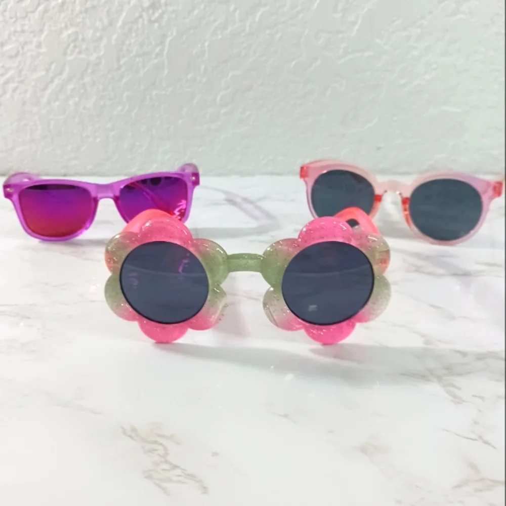 Disney Princess Nightlight & 3 Pairs of Girls Sunglasses - Pink and Purple